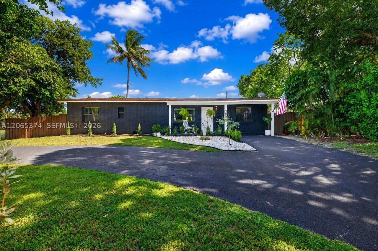 300 Nw 28th St - Photo 3 of 40