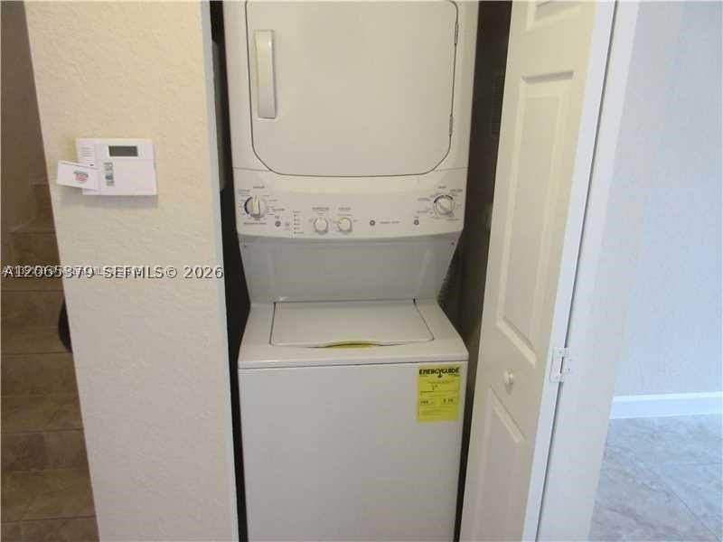 11 Antilla Ave #B - Photo 3 of 12