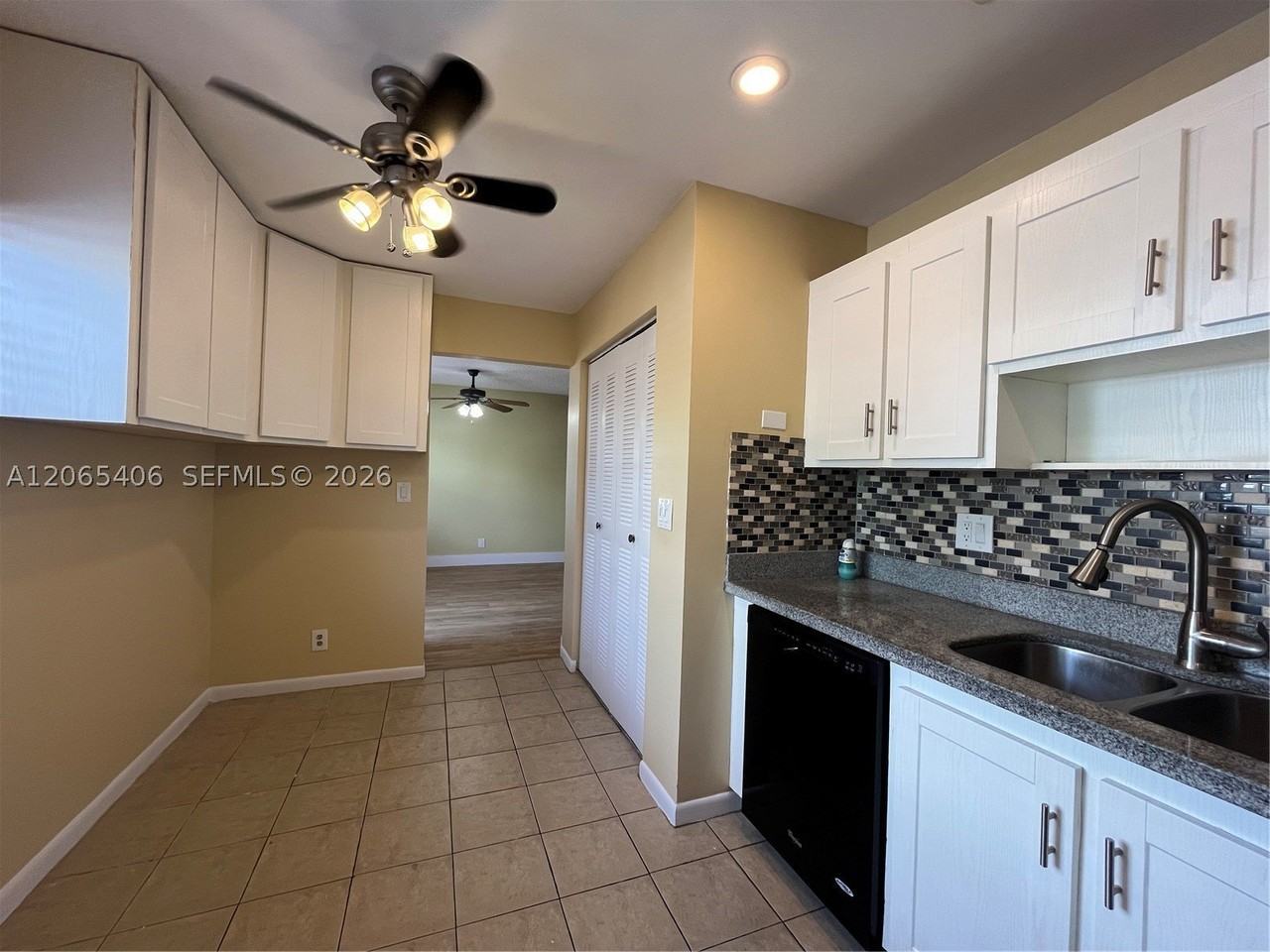5170 Tennis Ln - Photo 6 of 32