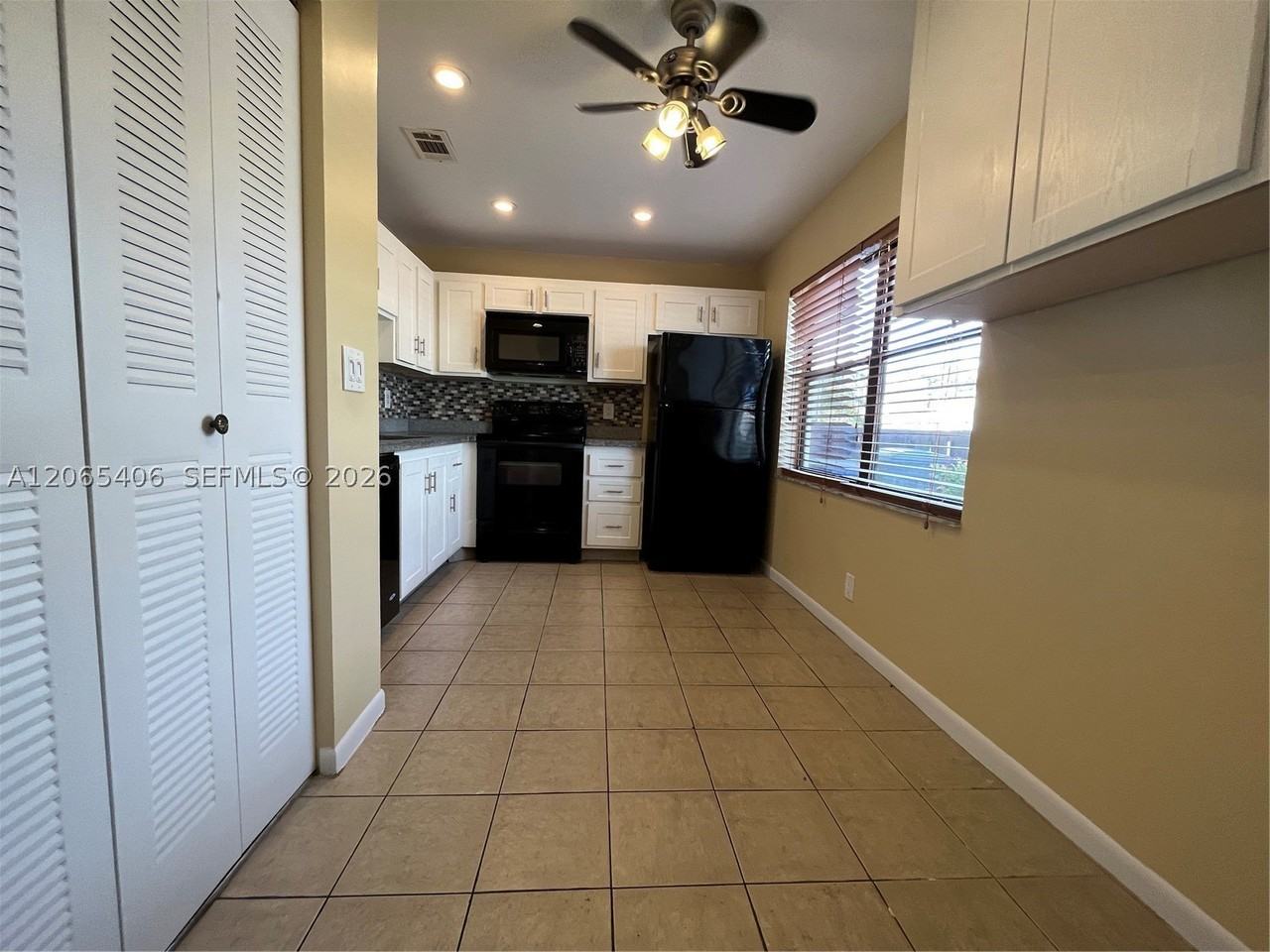 5170 Tennis Ln - Photo 7 of 32