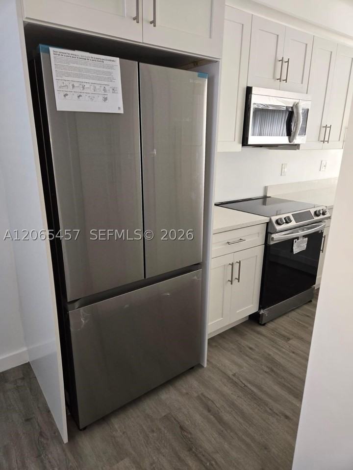 4215 Gulfstream Rd - Photo 7 of 24