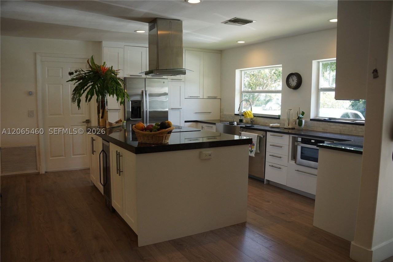 1251 Sw 11th Ter #1251 - Photo 7 of 31