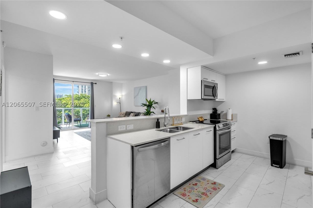 1850 Monroe St #401 - Photo 4 of 49