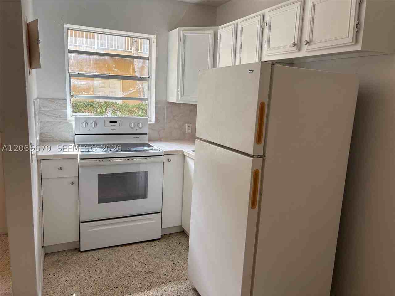 1838 Sw 4th St #3 - Photo 5 of 12