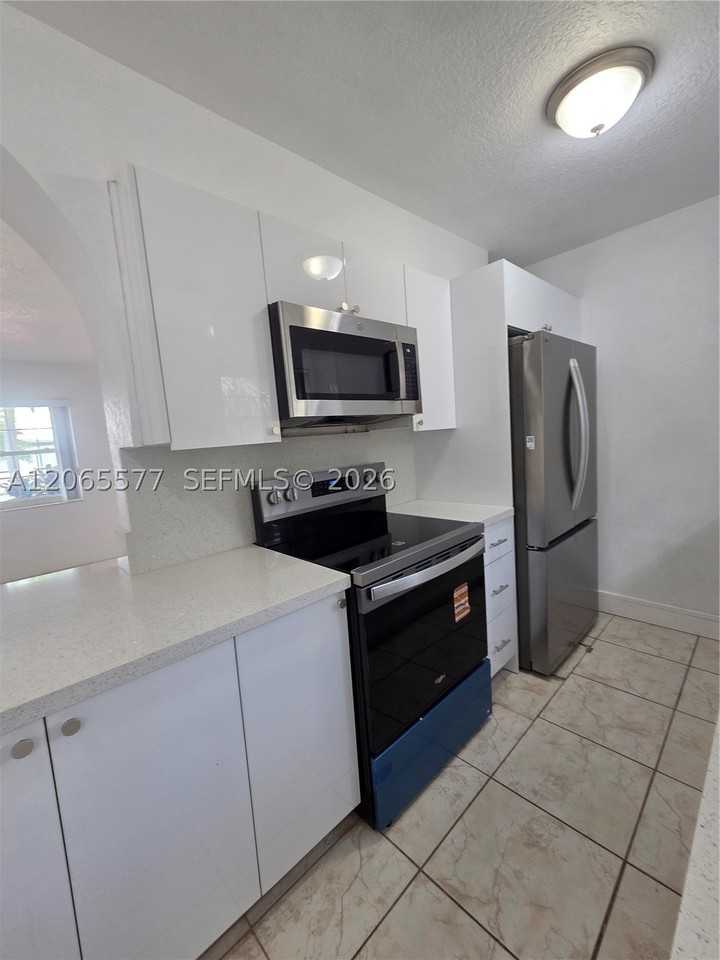 10500 Sw 30th St - Photo 6 of 42