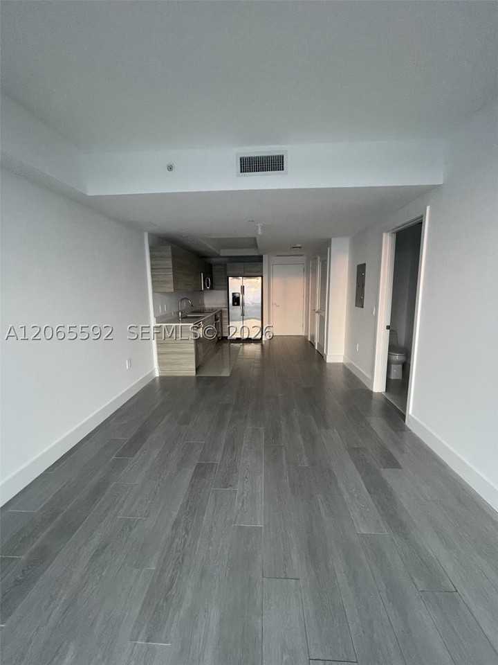 121 Ne 34th St #1810