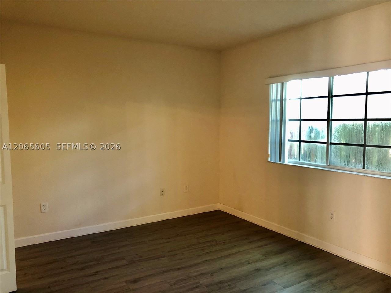 2733 Ne 3rd Ct #103 - Photo 6 of 19