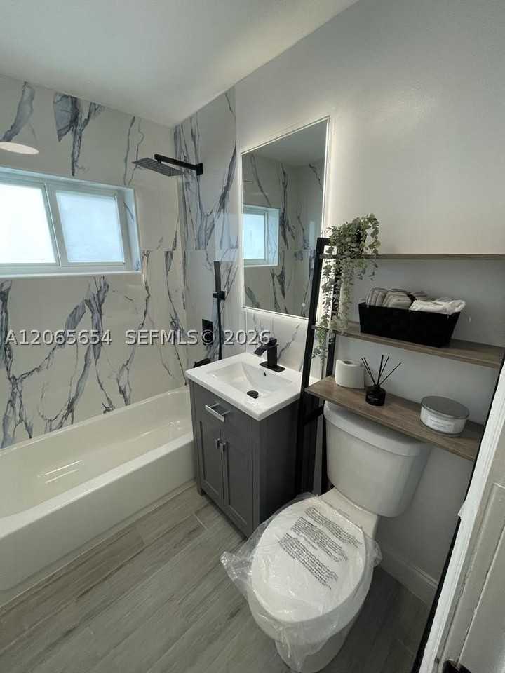 912 Ne 5th St #912 - Photo 6 of 25