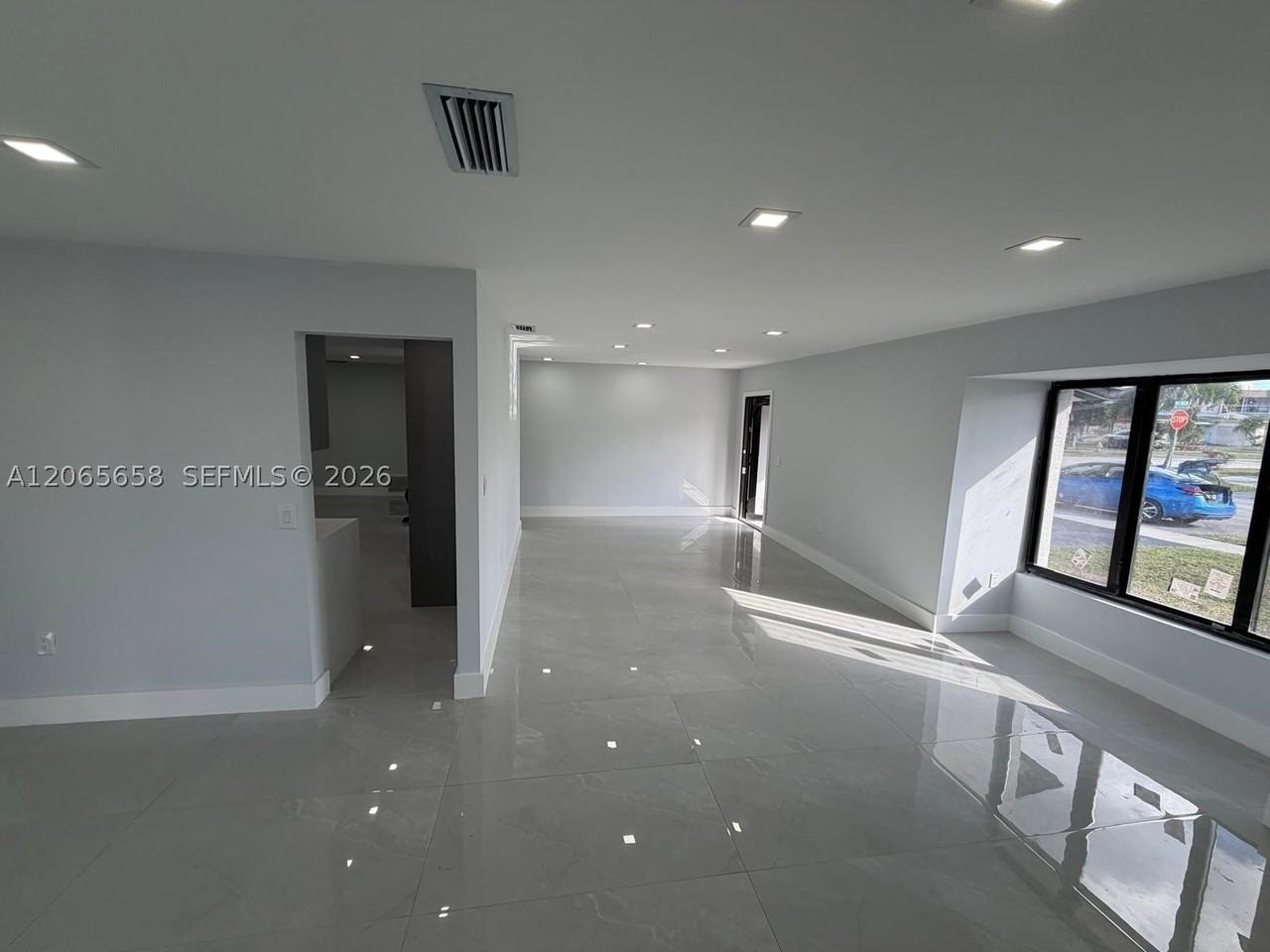 10581 Nw 28th Mnr - Photo 4 of 6