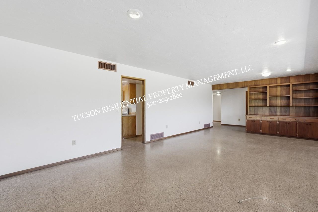 4565 E Quivira Dr #1 - Photo 7 of 29