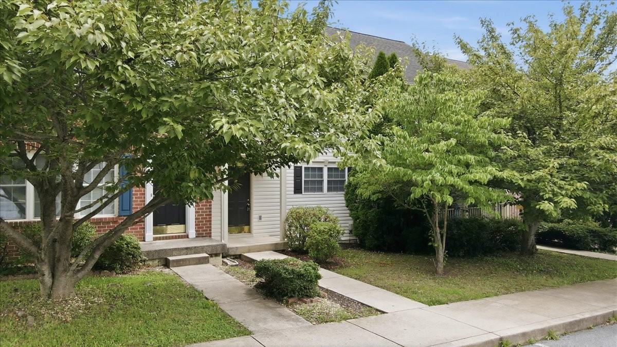 32 Mabel Ln #1 - Photo 2 of 36