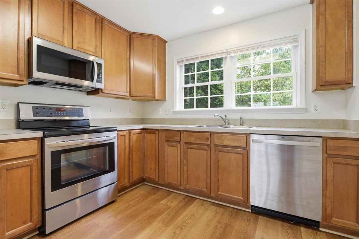 32 Mabel Ln #1 - Photo 5 of 36