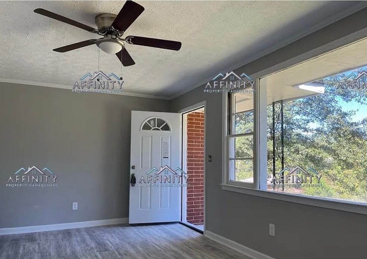 1154 N Beddingfield Dr #1 - Photo 4 of 12