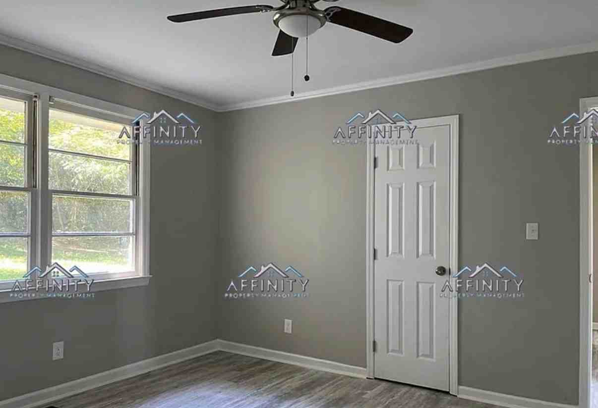 1154 N Beddingfield Dr #1 - Photo 6 of 12
