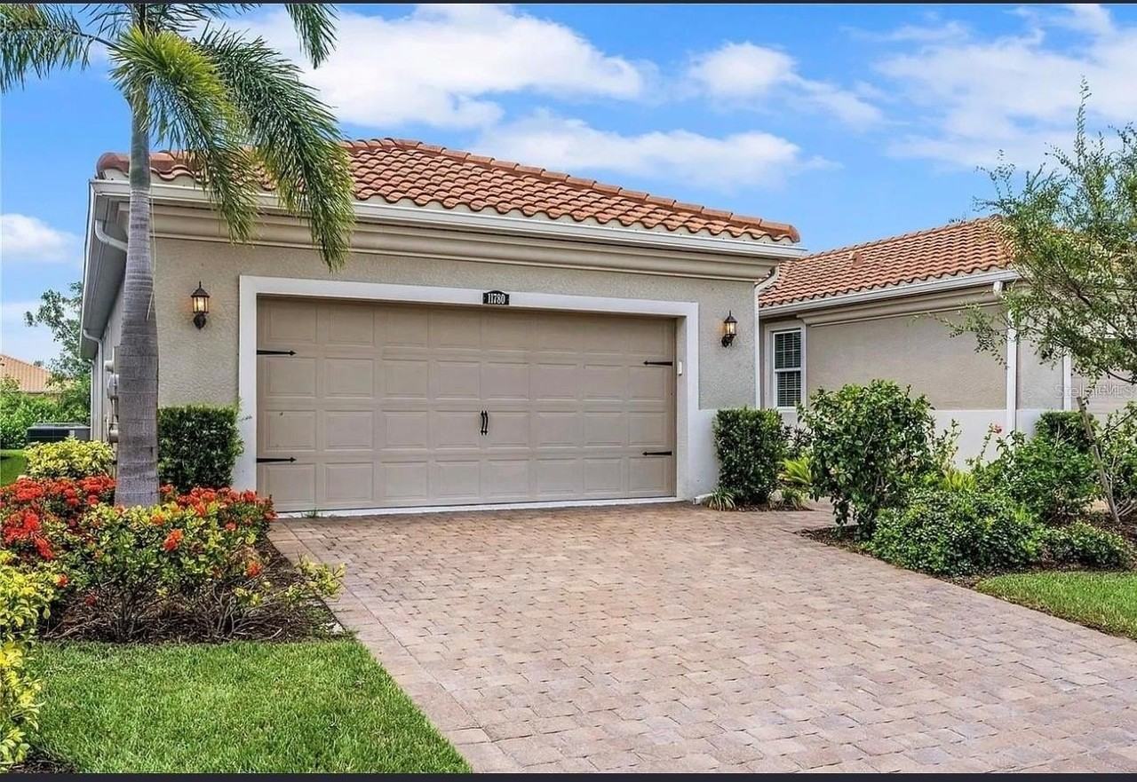 11780 Tapestry Ln - Photo 2 of 31