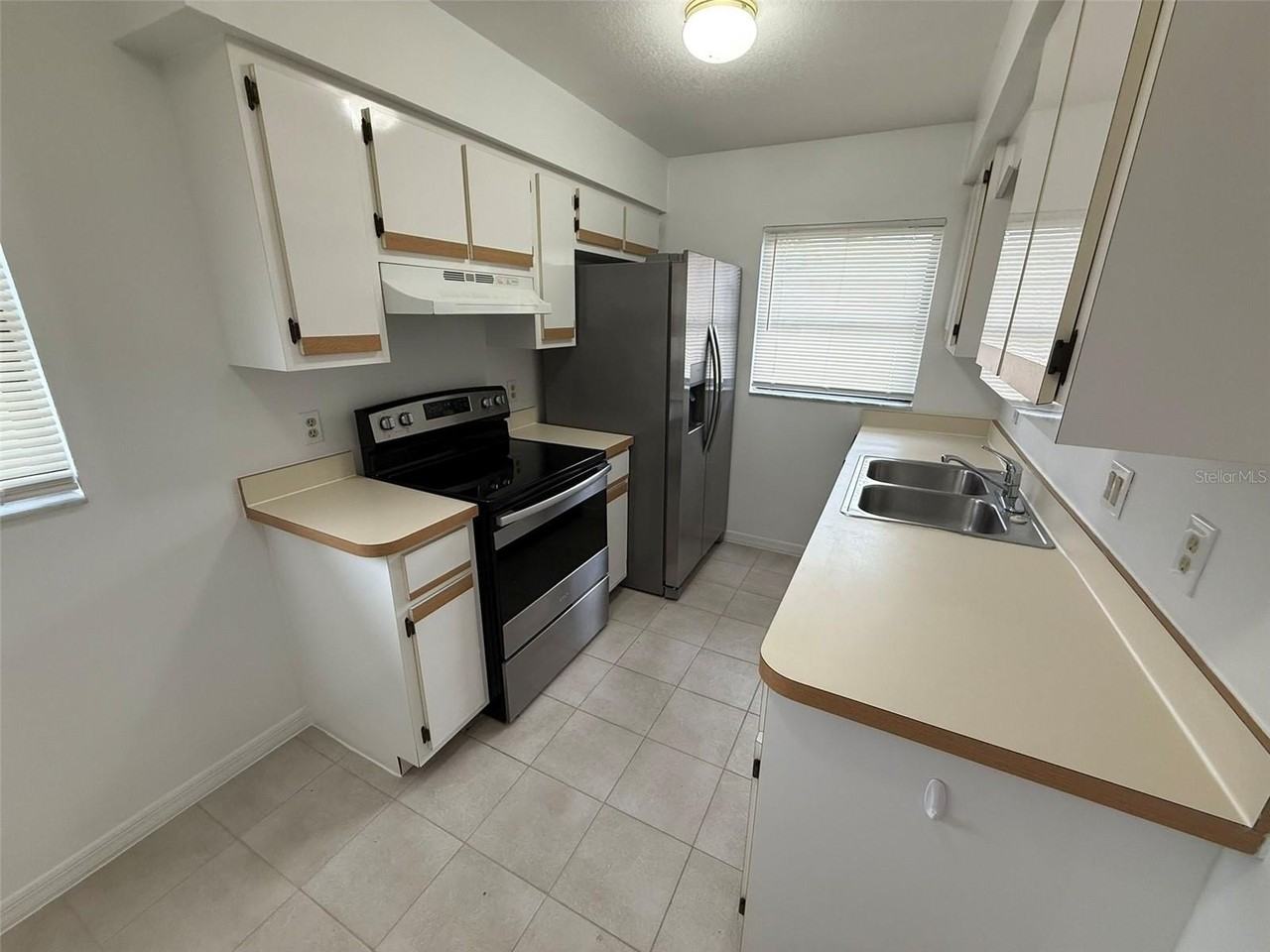 24540 Harborview Rd #F2 - Photo 4 of 19