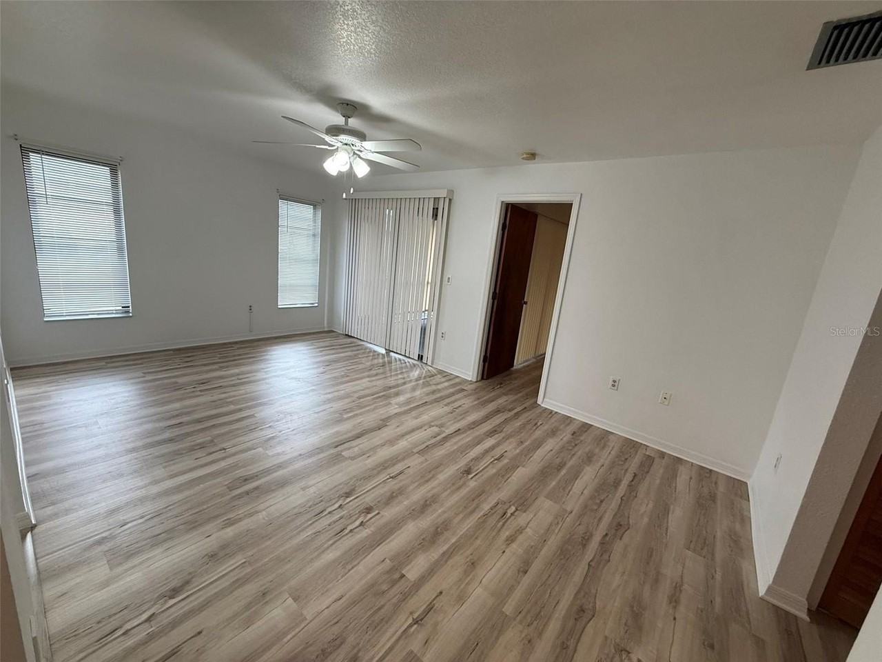 24540 Harborview Rd #F2 - Photo 5 of 19