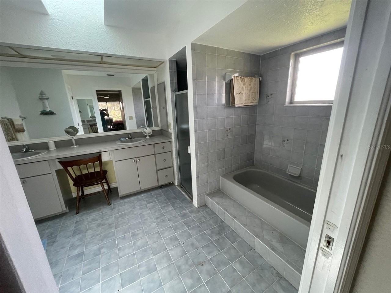 1091 Venture Ct - Photo 7 of 16