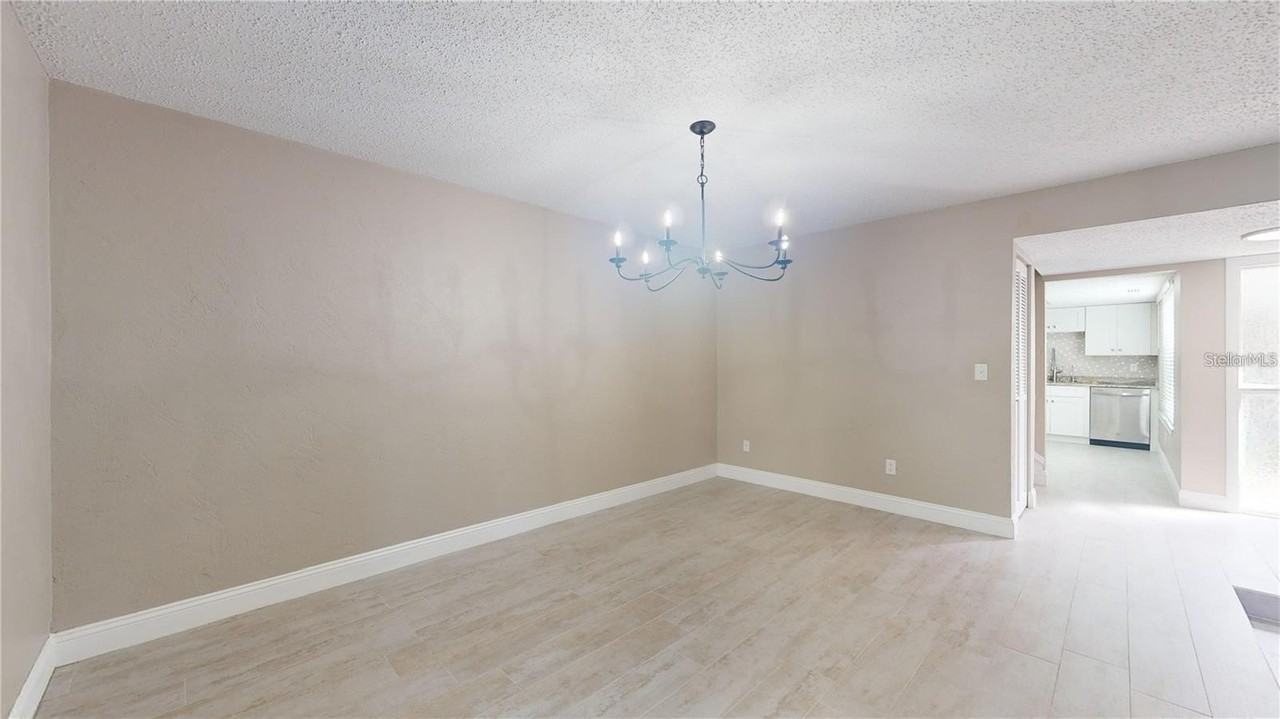 202 Pine Cone Trl - Photo 4 of 44