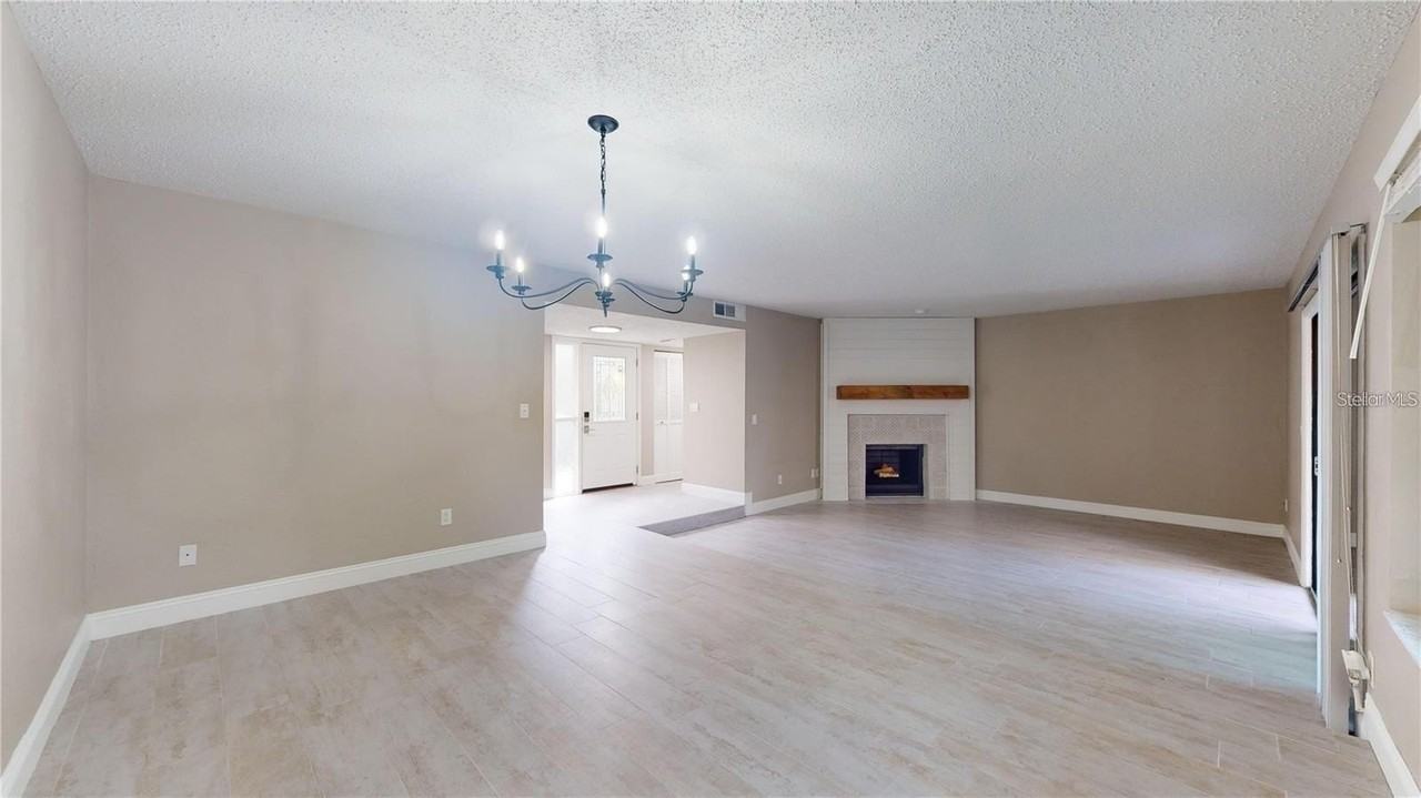 202 Pine Cone Trl - Photo 7 of 44