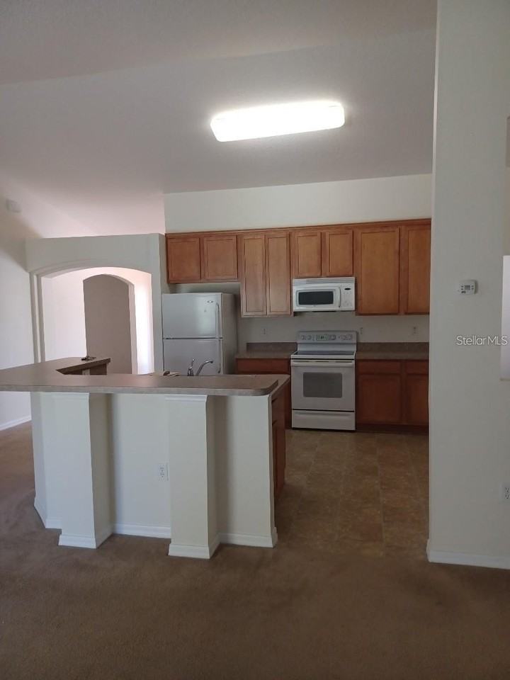 63 Bannbury Ln - Photo 3 of 12