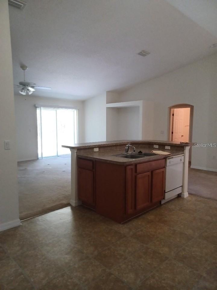 63 Bannbury Ln - Photo 4 of 12