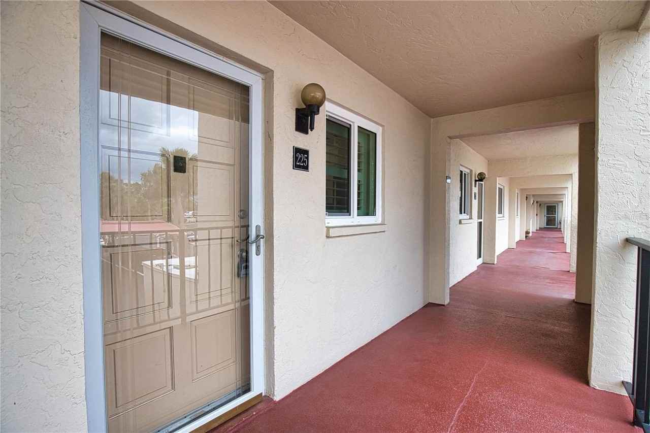 240 Santa Maria St #225 - Photo 4 of 27