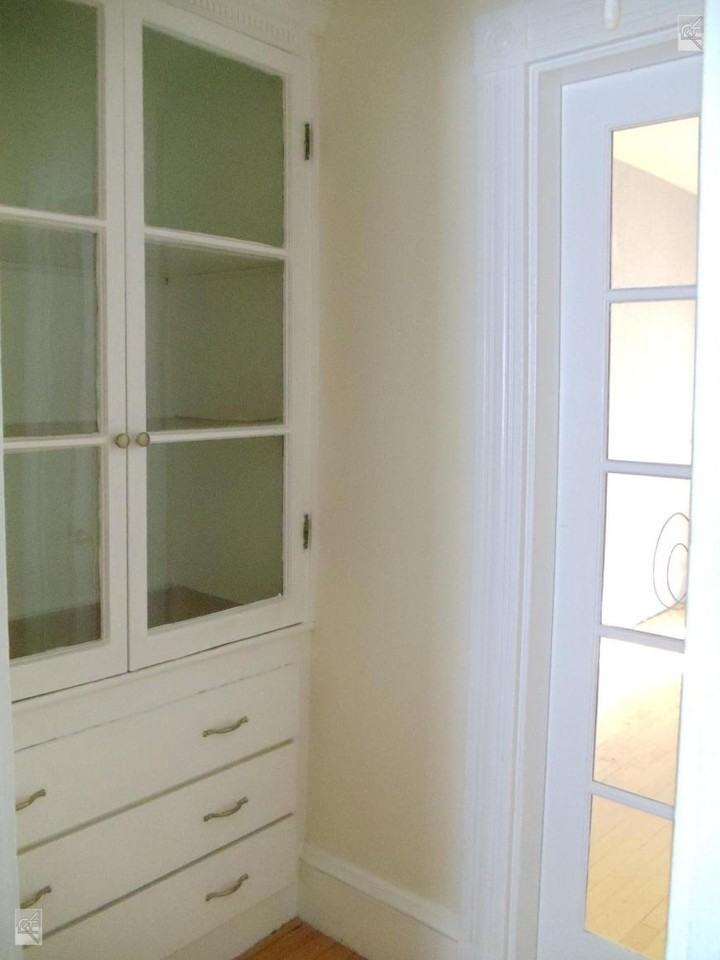 51 Falkland St - Photo 6 of 10