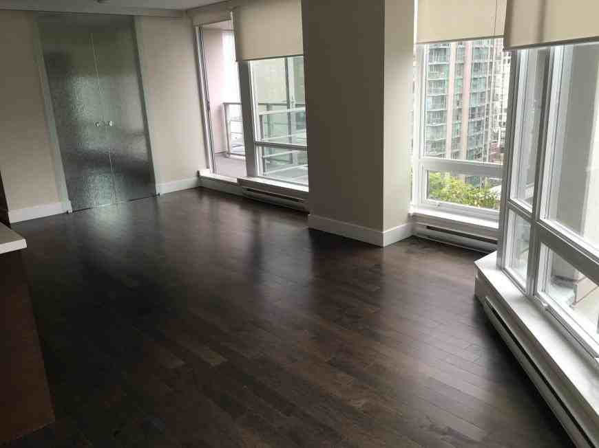 535 Smithe St - Photo 6 of 10