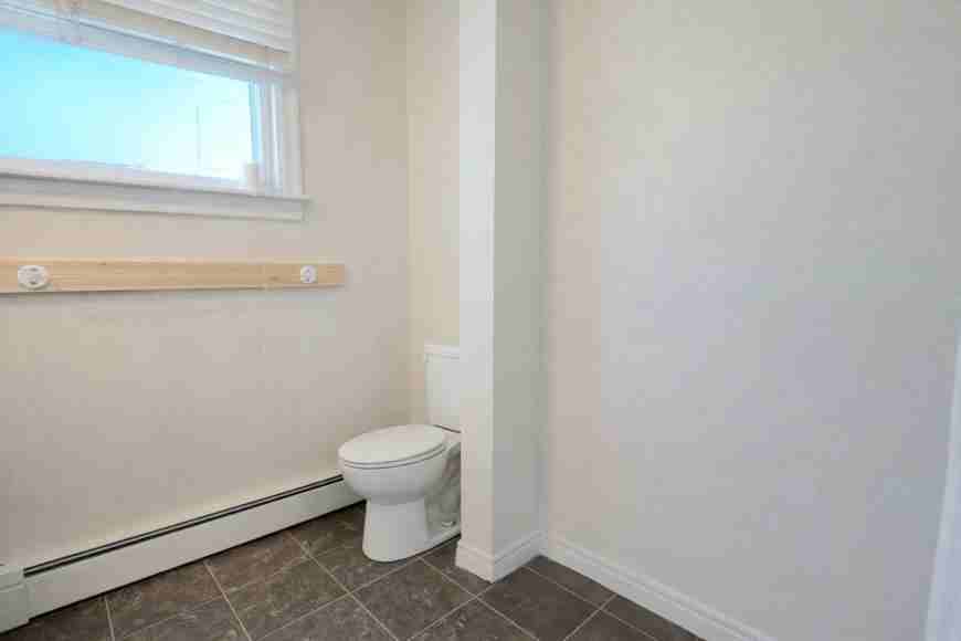 75 Douglas Ave - Photo 5 of 6