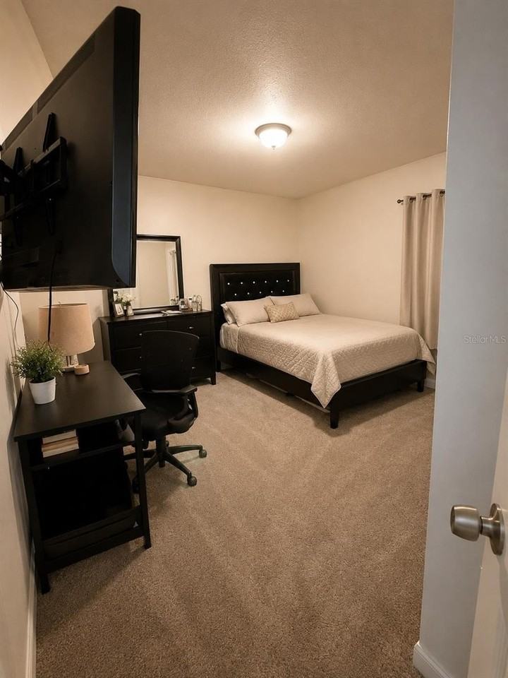 2113 N Normandy Blvd - Photo 3 of 12