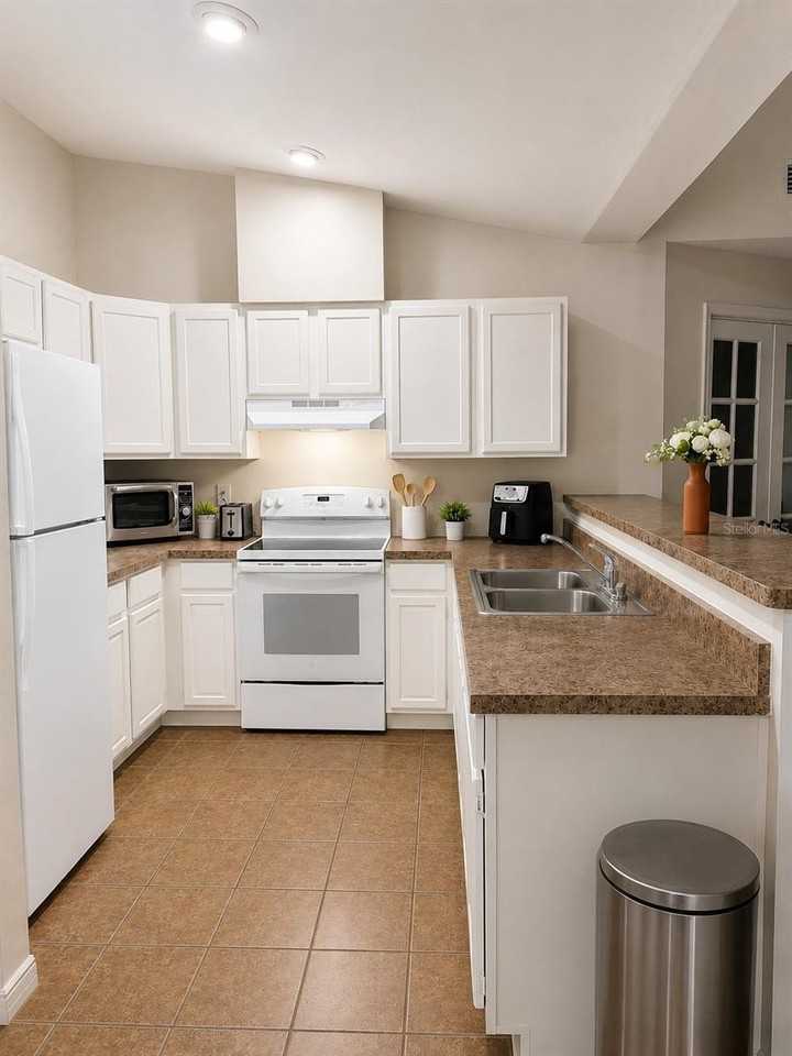 2113 N Normandy Blvd - Photo 7 of 12