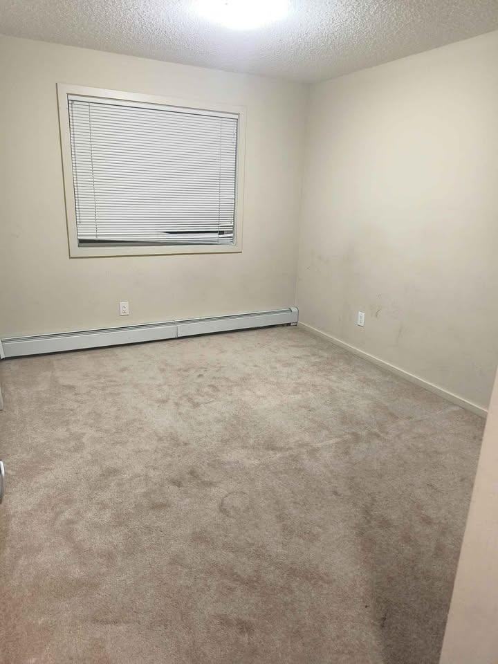 3357 16a Ave Nw - Photo 3 of 9