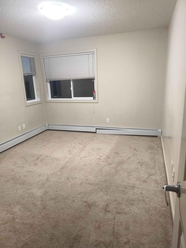 3357 16a Ave Nw - Photo 5 of 9