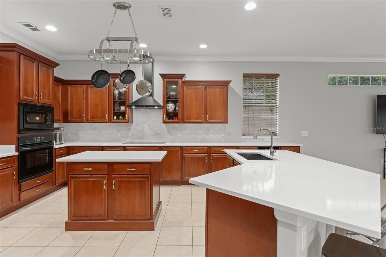 14411 Hampshire Bay Cir - Photo 6 of 50