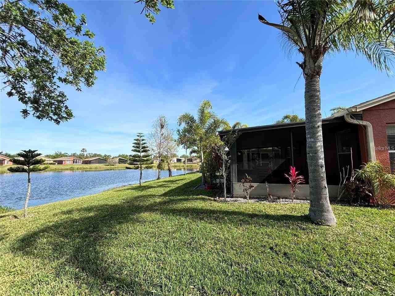 585 Grand Canal Dr - Photo 6 of 26