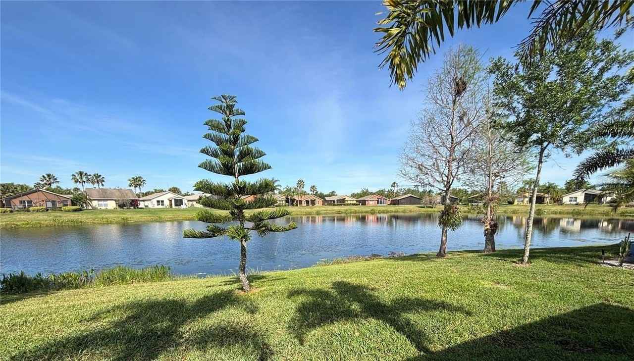 585 Grand Canal Dr - Photo 7 of 26
