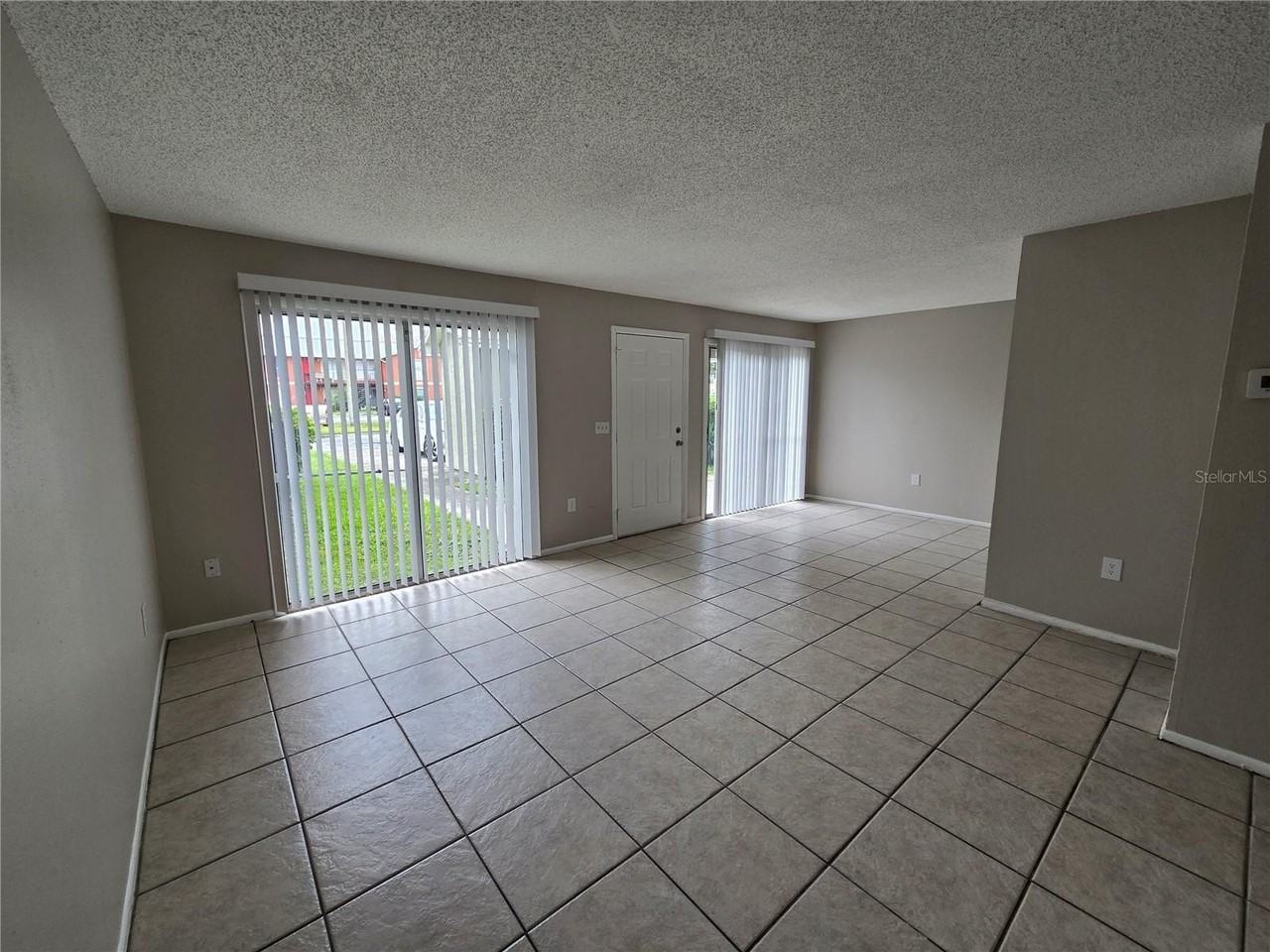 1810 Caralee Blvd - Photo 3 of 13