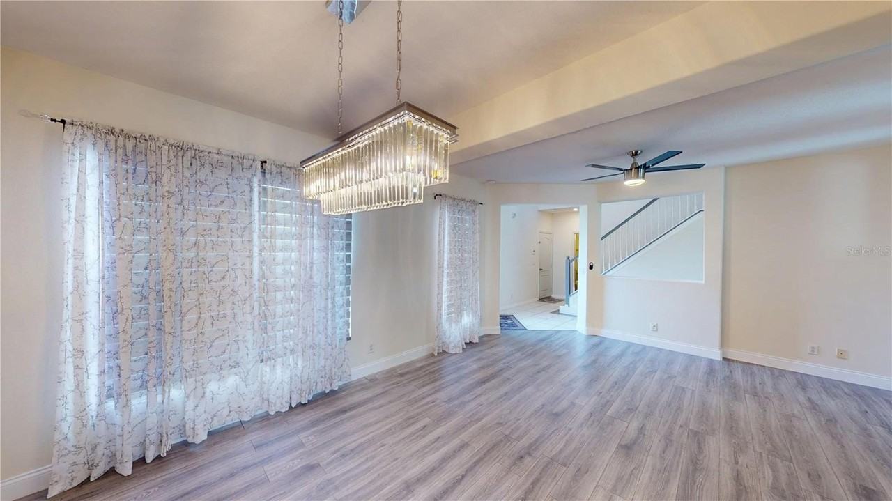 3044 Camino Real Dr S - Photo 4 of 35