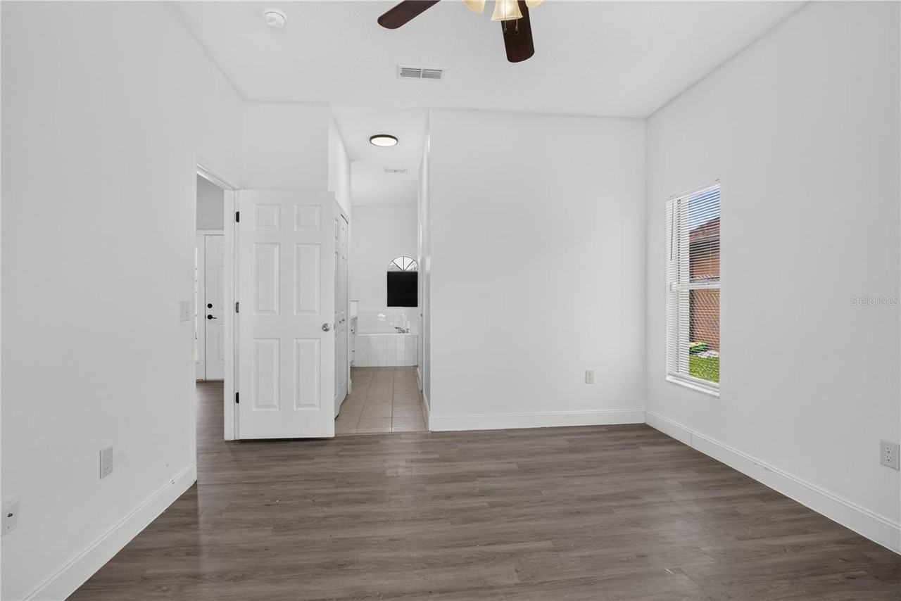 121 Aurelia Ct - Photo 7 of 38