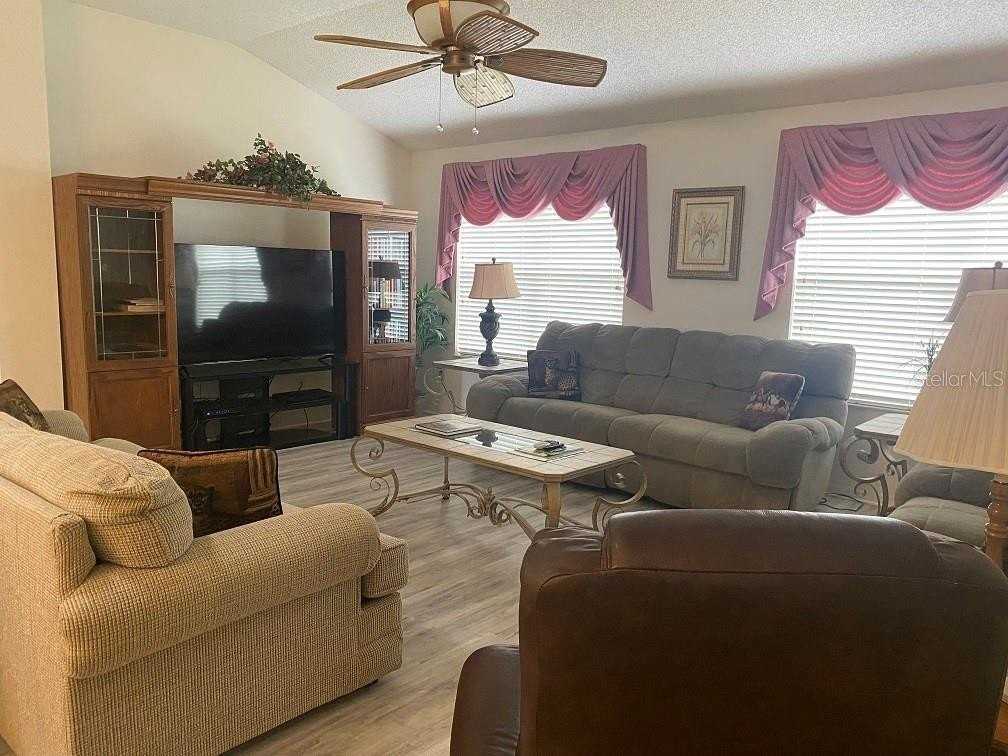 1223 Granada Ct - Photo 2 of 12