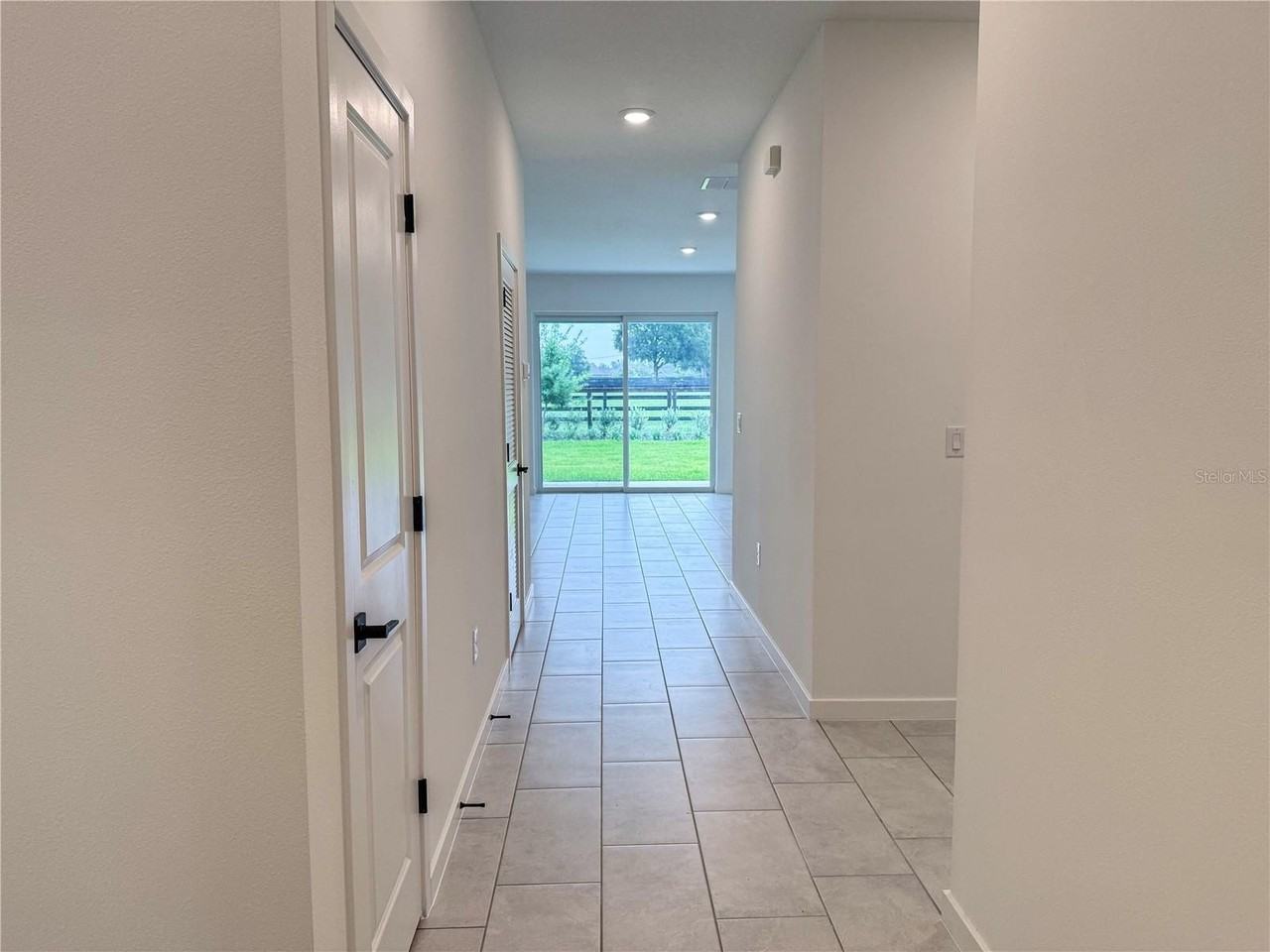 4521 Nw 37th Street Rd - Photo 3 of 24