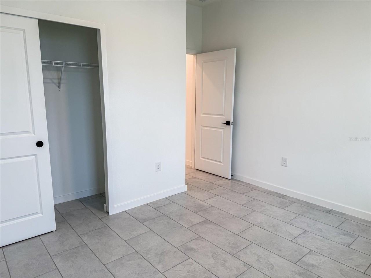 4521 Nw 37th Street Rd - Photo 7 of 24