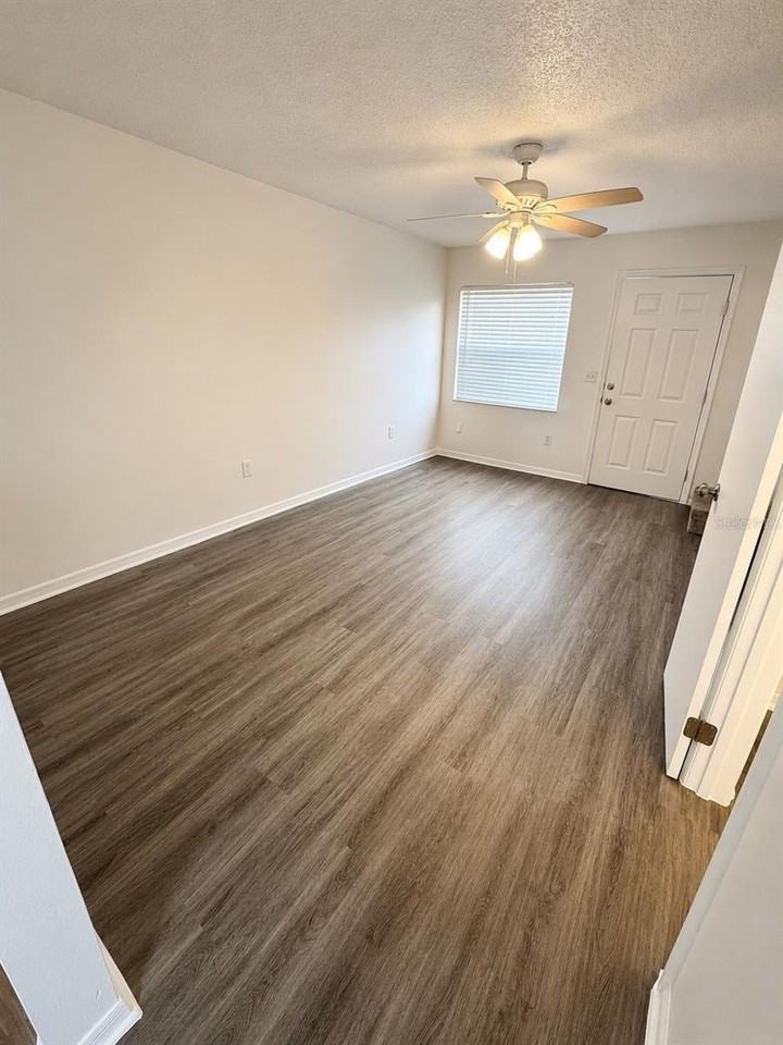 1417 Ne 17th Ave - Photo 3 of 12