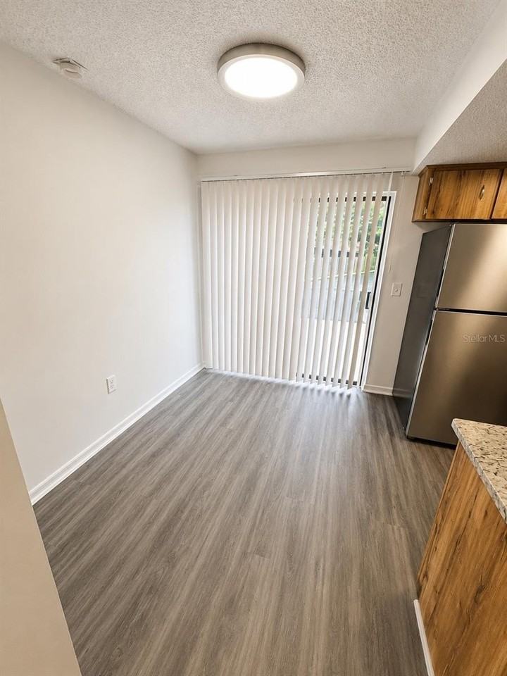 1417 Ne 17th Ave - Photo 4 of 12
