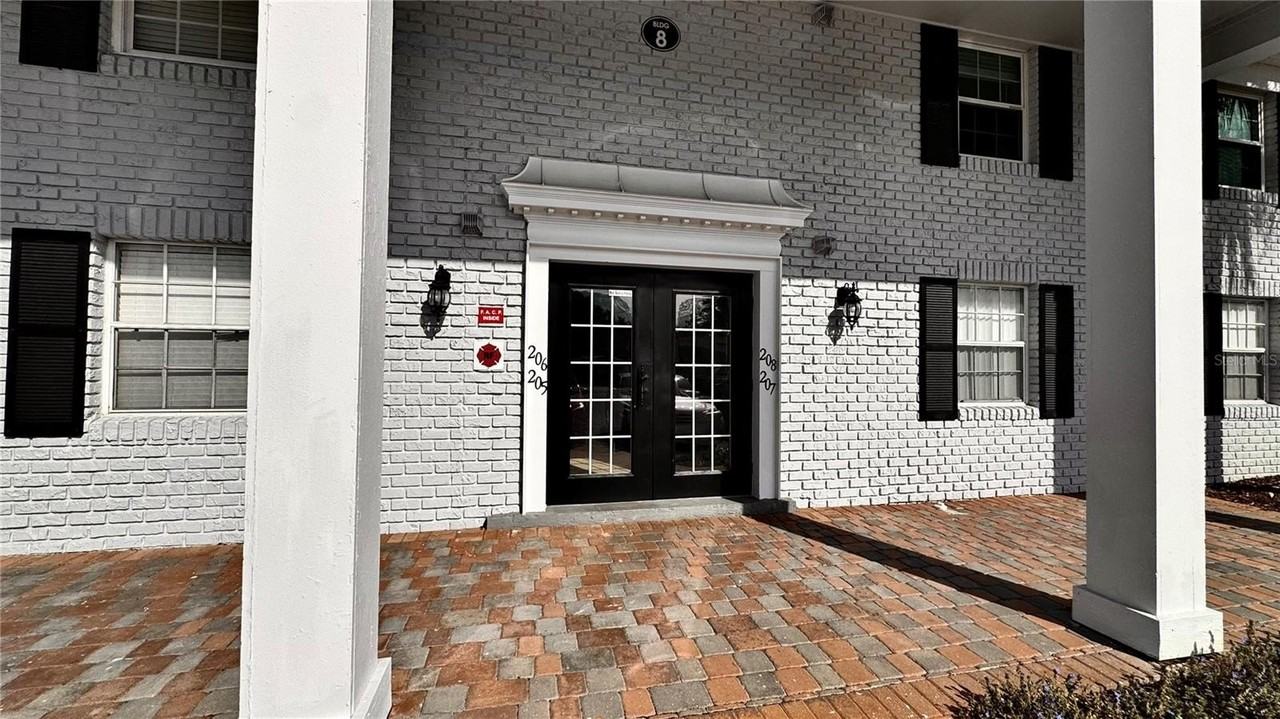 205 Lewfield Cir #205 - Photo 2 of 37