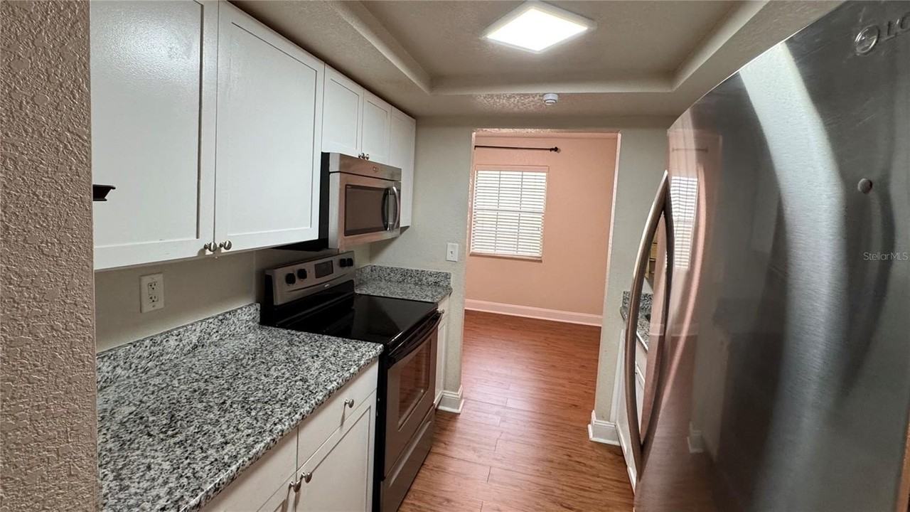 205 Lewfield Cir #205 - Photo 6 of 37