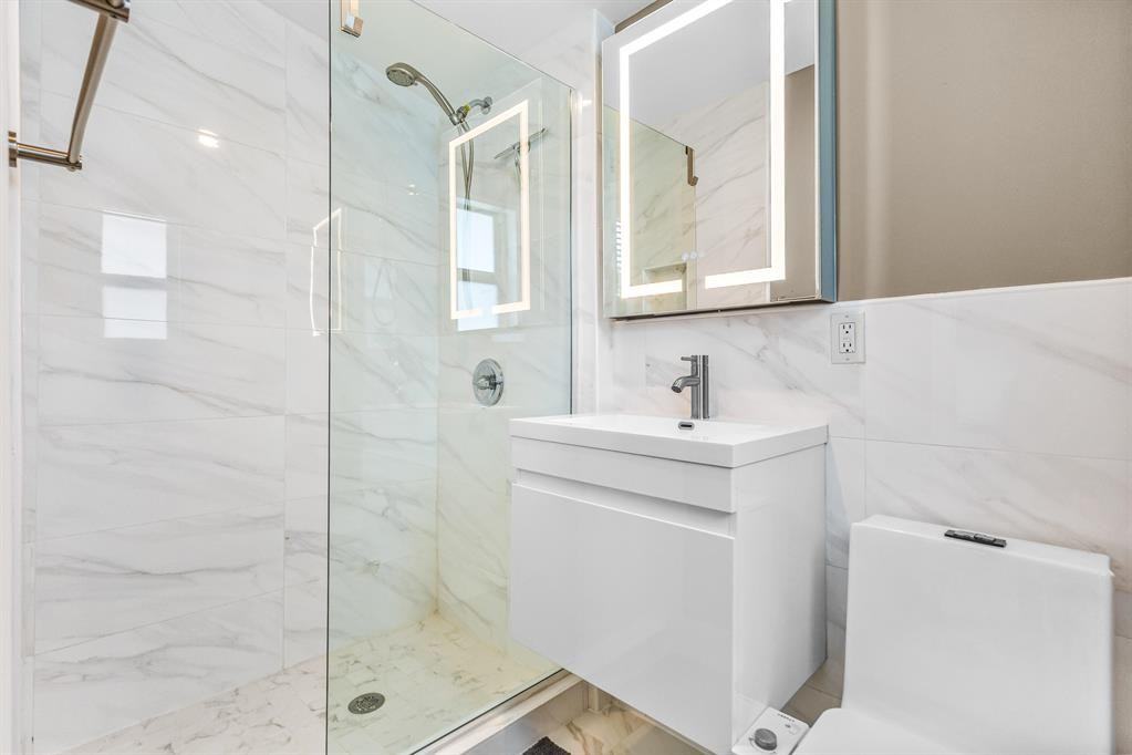 2678 Marathon Ln - Photo 3 of 8