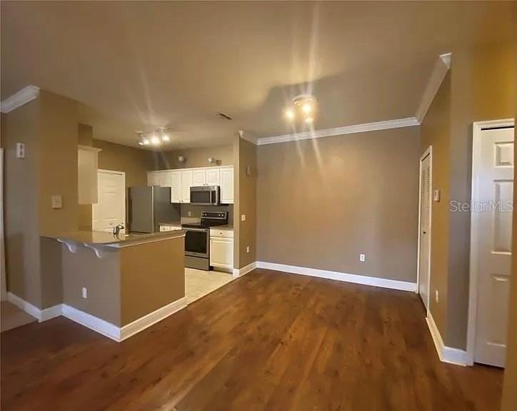 1301 Eastern Pecan Pl #208 - Photo 6 of 33