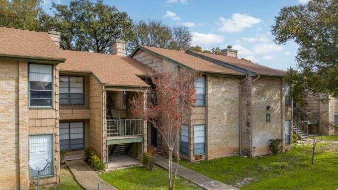 12222 Blanco Rd - Photo 7 of 10